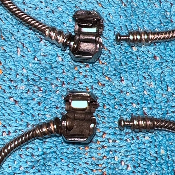 Pandora Moments Barrel Clasp Snake Chain Bracelet - Picture 3 of 6